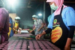 Proses pembuatan ketempling ubi ungu